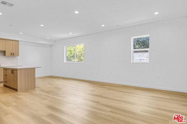 10828 Hesby Street, North Hollywood CA: https://media.crmls.org/mediaz/5cee65ea-e798-4d00-995b-8e3b06fd9422.jpg