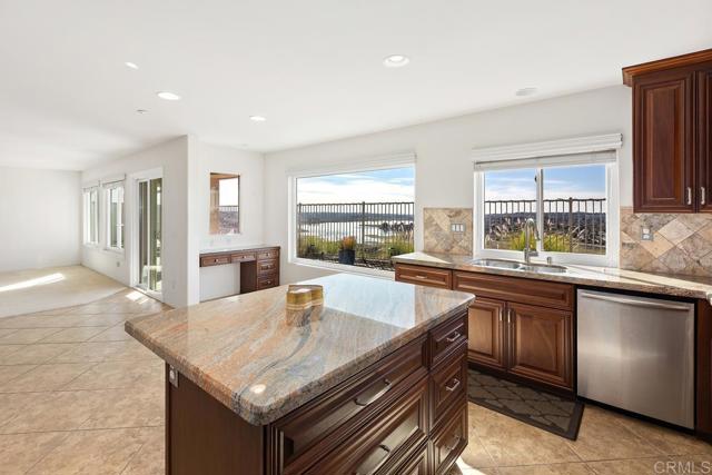 Detail Gallery Image 12 of 35 For 10067 Challenger Cir, Spring Valley,  CA 91978 - 3 Beds | 2/1 Baths