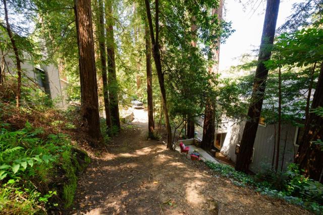 585 Bethany Drive, Scotts Valley CA: https://media.crmls.org/mediaz/5ceff221-f9e9-4131-874a-b17488f396c8.jpg