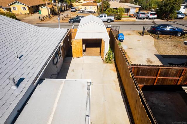 12643 Castle Court Dr, Lakeside CA: https://media.crmls.org/mediaz/5cf0e2eb-a4e3-4e5f-8369-c8089d3cd292.jpg