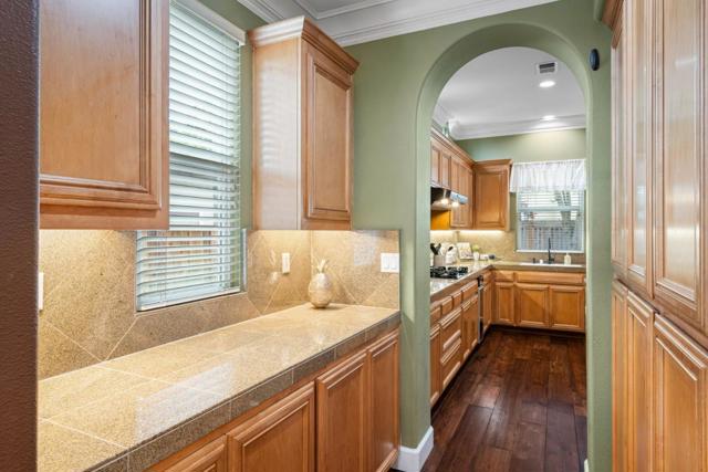 2555 Muirfield Way, Gilroy CA: https://media.crmls.org/mediaz/5cf243f4-7c4d-4f66-9a4c-1d558b2ba775.jpg