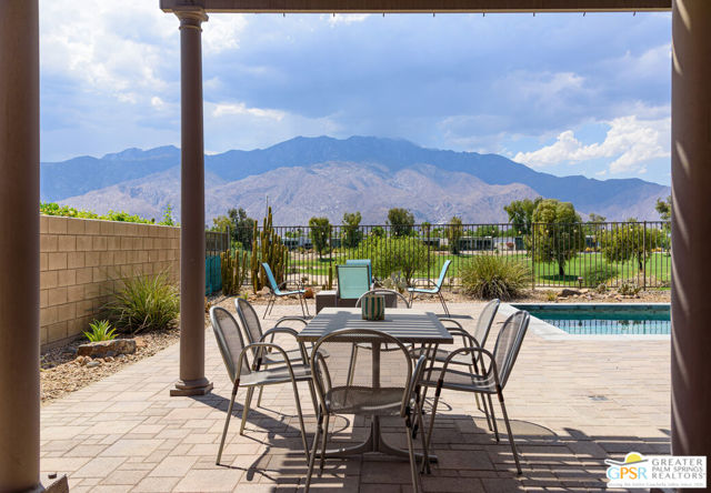 669 Wilson Lane, Palm Springs CA: https://media.crmls.org/mediaz/5cf28088-68e1-4f50-a0c4-e023b9d24065.jpg