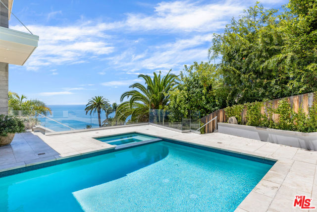 200 ARNO Way, Pacific Palisades CA: https://media.crmls.org/mediaz/5cf4c23a-1450-4cb3-9fad-39c6884595c0.jpg
