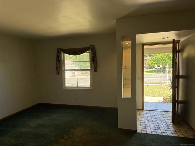6056 Winfield Ave, La Mesa CA: https://media.crmls.org/mediaz/5cf4dc77-3151-44fc-a42b-30756f0604ec.jpg