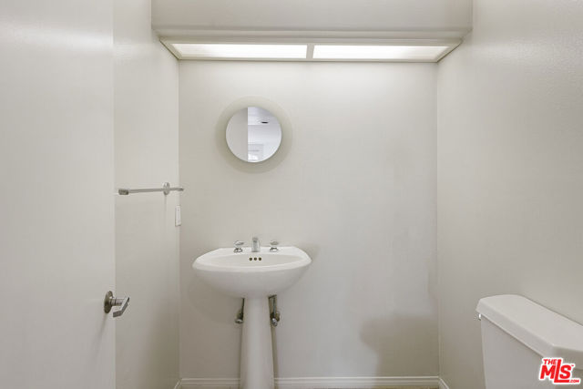1875 BEVERLY GLEN, Los Angeles CA: https://media.crmls.org/mediaz/5cf4e1c4-3a41-41a4-82de-6331bfada8f7.jpg