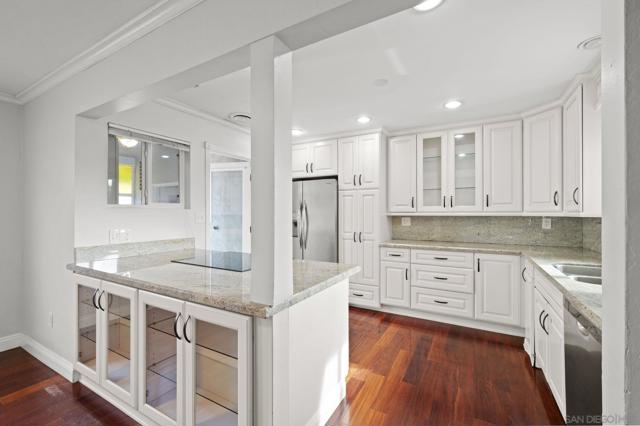 2634 38 Juan St, San Diego CA: https://media.crmls.org/mediaz/5cf56157-71ea-48cd-afb7-9c359ed60dbf.jpg