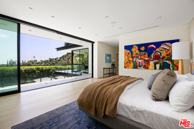 1488 Rising Glen Road, Los Angeles CA: https://media.crmls.org/mediaz/5cf599b9-2ca8-4362-b8ac-5a5cb18a5bd2.jpg
