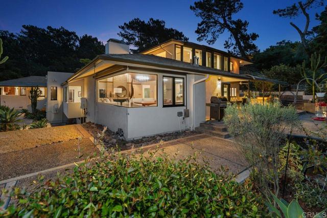 1859 Zapo Street, Del Mar CA: https://media.crmls.org/mediaz/5cf6b5e2-0d14-4e93-9879-f13b5cd6bec6.jpg