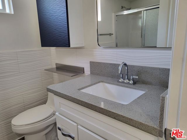 2758 W 12th Street, Los Angeles CA: https://media.crmls.org/mediaz/5cf6e4ed-510a-491c-94f5-fcd7b5c9eb7a.jpg