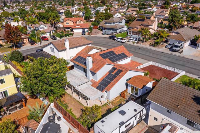 Detail Gallery Image 5 of 48 For 4499 Pebble Beach Dr, Oceanside,  CA 92057 - 4 Beds | 3 Baths