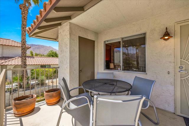 1870 N Mira Loma Way, Palm Springs CA: https://media.crmls.org/mediaz/5cf7c7ad-77a8-4f7e-9e64-07cccdf6dfde.jpg