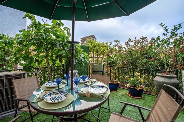 2207 Caminito Cabala, La Jolla CA: https://media.crmls.org/mediaz/5cf7efbc-82fe-441c-9535-c0292d8df380.jpg