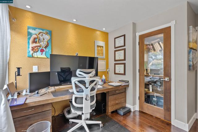 110 Costanza Drive, Martinez CA: https://media.crmls.org/mediaz/5cf8f04c-7a33-4d58-8359-e0b232d4daa2.jpg