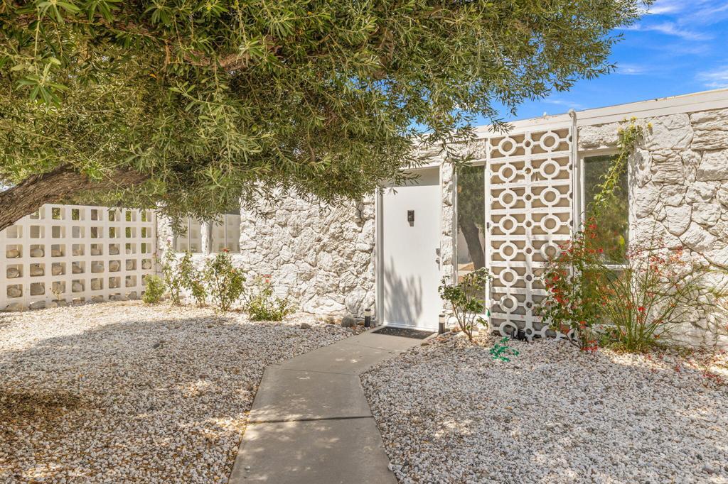 811 E Grace Circle