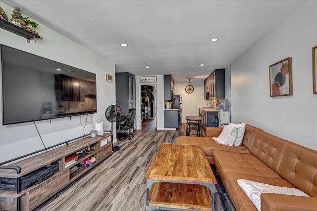 6333 Mount Ada, San Diego CA: https://media.crmls.org/mediaz/5cf97d4c-9acf-4bde-8470-12f4884ab9a3.jpg