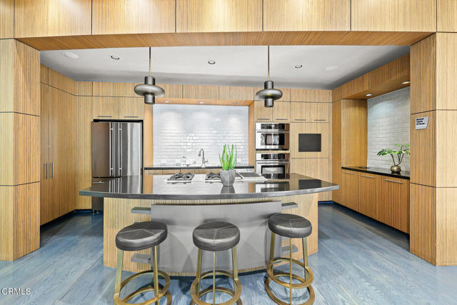 840 E Green Street, Pasadena CA: https://media.crmls.org/mediaz/5cf9b45d-539a-4e8a-a4df-1cb70fe04d5c.jpg