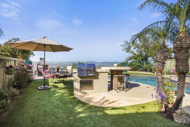11506 Village Ridge Rd, San Diego CA: https://media.crmls.org/mediaz/5cf9c479-96f5-43b2-aaa4-8d95a496957b.jpg