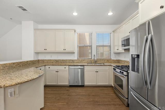 1837 Olive Green Street, Chula Vista CA: https://media.crmls.org/mediaz/5cfa5b3d-37a2-4801-8983-fdc75d0a713c.jpg