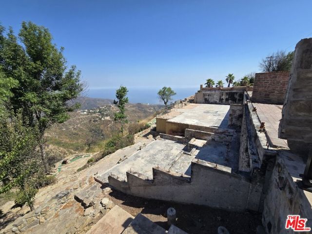 24734 W Saddle Peak Road, Malibu CA: https://media.crmls.org/mediaz/5cfa7a60-b8a3-4cdc-9098-c5706d145f5b.jpg