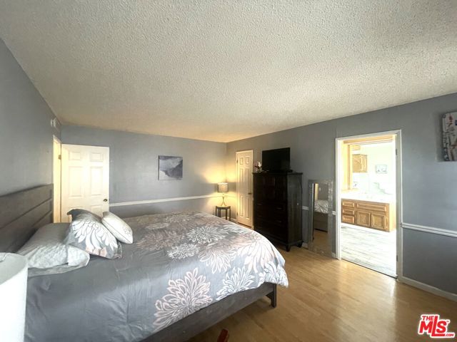 5001 W Florida Avenue, Hemet CA: https://media.crmls.org/mediaz/5cfad59b-93a2-4dac-8b40-f8cc78716c80.jpg