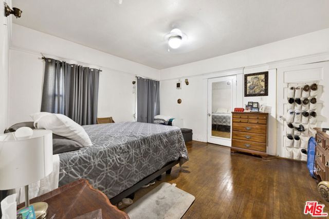 1215 W 39th Place, Los Angeles CA: https://media.crmls.org/mediaz/5cfb51d0-8e75-4641-8dfd-11748af6c531.jpg
