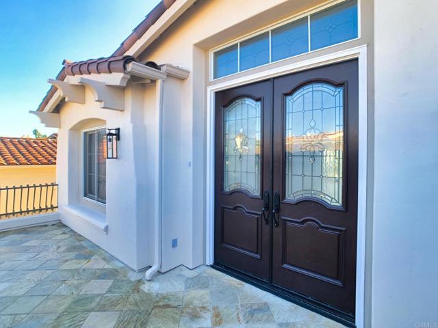 Detail Gallery Image 11 of 68 For 1353 Caminito Arriata, La Jolla,  CA 92037 - 4 Beds | 3/1 Baths