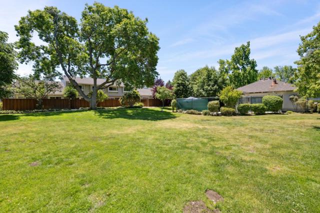 10892 Northfield Square, Cupertino CA: https://media.crmls.org/mediaz/5cfbca23-e335-425d-a714-4b3db996b354.jpg