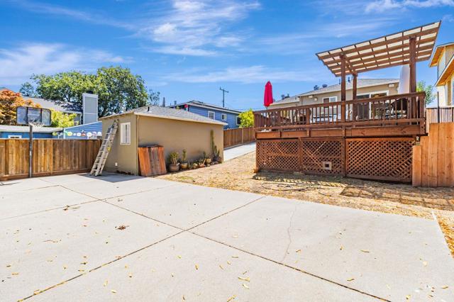 2534 Howard Avenue, San Carlos CA: https://media.crmls.org/mediaz/5cfc2a9a-ae2d-4d23-a187-be6ef2b2ca0e.jpg