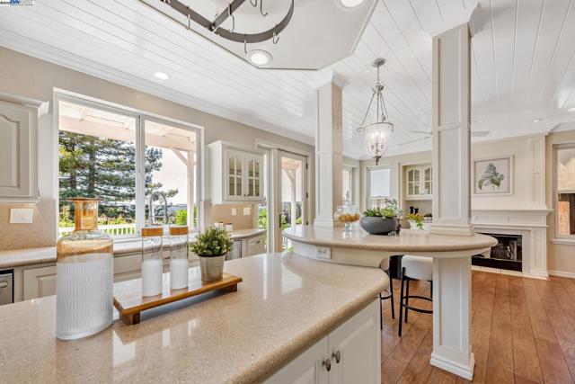 4069 Pergola CT, Castro Valley CA: https://media.crmls.org/mediaz/5cfc819c-3795-47bf-919b-123105015bed.jpg