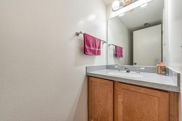 2286 Creek Bed Court, Santa Clara CA: https://media.crmls.org/mediaz/5cfc916b-4b27-460e-8f7c-fe6b8813780b.jpg