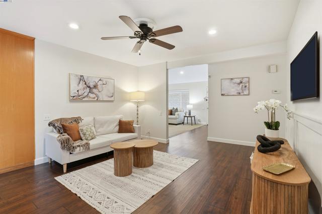 4490 Buckthorn Ct, Concord CA: https://media.crmls.org/mediaz/5cfc9625-608a-45dd-9d0a-6740ca168d3d.jpg