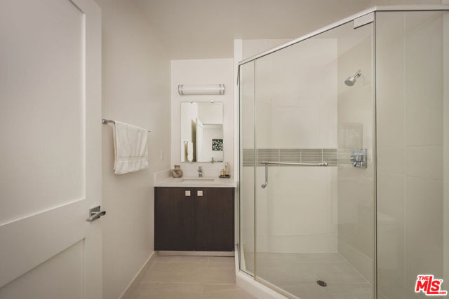 118 N Kings Road, Los Angeles CA: https://media.crmls.org/mediaz/5cfcb6b9-c2cd-4322-8343-a921a81fdf5d.jpg