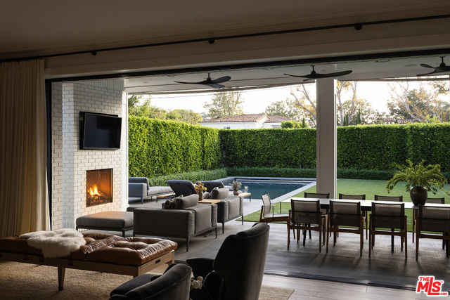 1628 Georgina Avenue, Santa Monica CA: https://media.crmls.org/mediaz/5cfcd71d-ead6-4b2e-bd6d-986edf866fe8.jpg