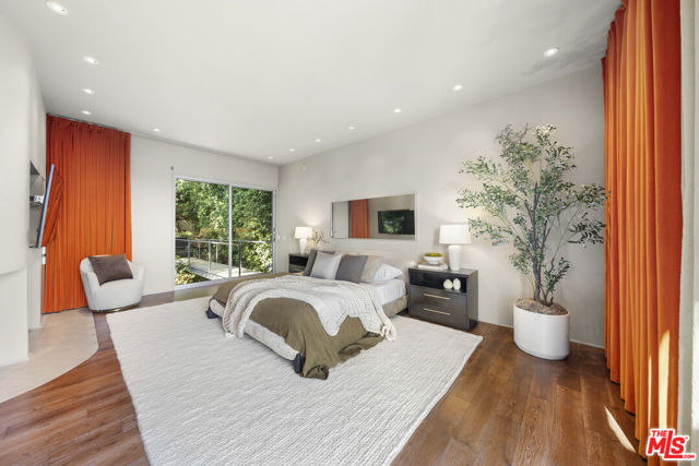 3625 Lowry Road, Los Angeles CA: https://media.crmls.org/mediaz/5cfdaa7b-230f-4e82-b9d9-5d091518c34b.jpg