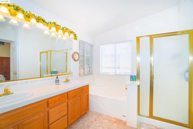 5402 Navajo Ct, Antioch CA: https://media.crmls.org/mediaz/5cfdeab5-960c-41c9-9109-ddb9cd9ecaf8.jpg