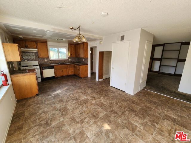 1431 Ivywood Drive photo 5