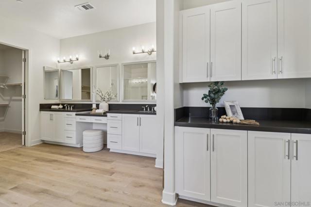 29527 Viking View Ln, Valley Center CA: https://media.crmls.org/mediaz/5cfe29e6-d77d-444d-8732-5099fbc1ce66.jpg