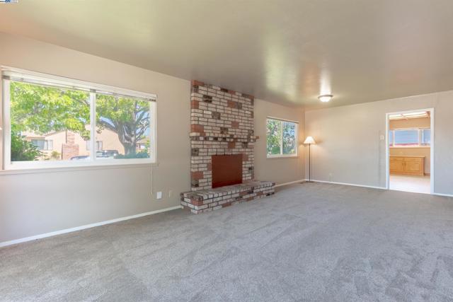 14510 Locust St, San Leandro CA: https://media.crmls.org/mediaz/5cff9778-eabe-4b64-a4cc-d037d6b37b70.jpg