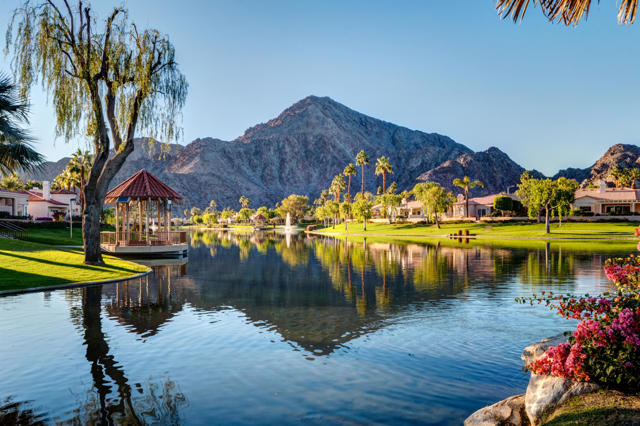 48121 Cll Seranas, La Quinta CA: https://media.crmls.org/mediaz/5cffa4de-c0ec-40b5-89b0-f03ca8b8e0d4.jpg