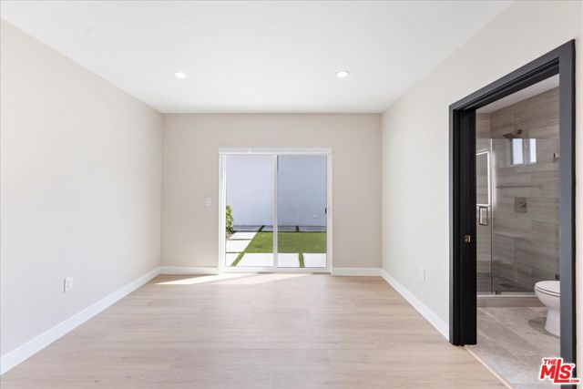 5530 Geer Avenue, Los Angeles CA: https://media.crmls.org/mediaz/5d006130-0b7f-49f7-88b3-3673bb30793d.jpg