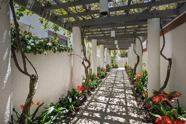 701 Kettner Boulevard, San Diego CA: https://media.crmls.org/mediaz/5d00678b-aca8-4270-9f1c-92156a9c0b5f.jpg