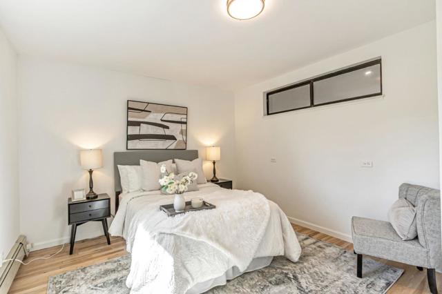 928 Peggy Lane, Menlo Park CA: https://media.crmls.org/mediaz/5d00d8e8-cb92-4511-8713-deca7b924091.jpg