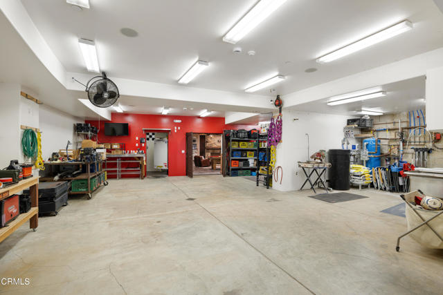 5065 Indianola Way, La Canada Flintridge CA: https://media.crmls.org/mediaz/5d00f084-fe62-48b8-9459-a3a1822a7c00.jpg