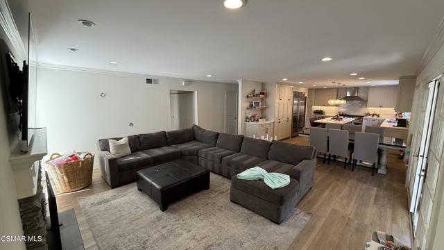 1584 Covington Avenue, Westlake Village CA: https://media.crmls.org/mediaz/5d0276c3-0c6a-4e25-b15b-5a31da939546.jpg