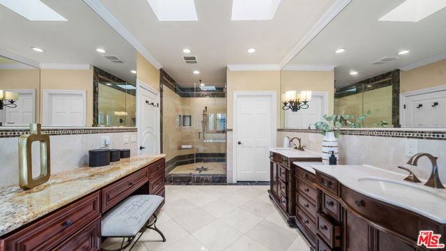 10801 Bothwell Road, Chatsworth CA: https://media.crmls.org/mediaz/5d028c3d-0947-4f47-bc21-a026b7d34599.jpg