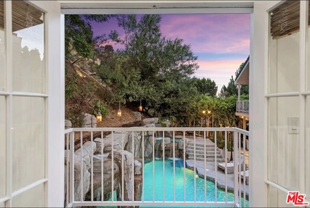 1174 Coldwater Canyon Drive, Beverly Hills CA: https://media.crmls.org/mediaz/5d02aaa4-c753-4a06-a46a-cacc092e5474.jpg