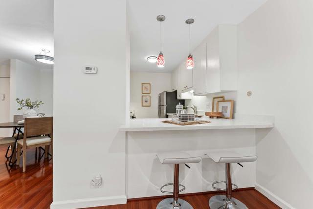 1101 Continentals Way, Belmont CA: https://media.crmls.org/mediaz/5d02b1a0-69f7-4ef6-85ba-2e6e6a1d9a05.jpg