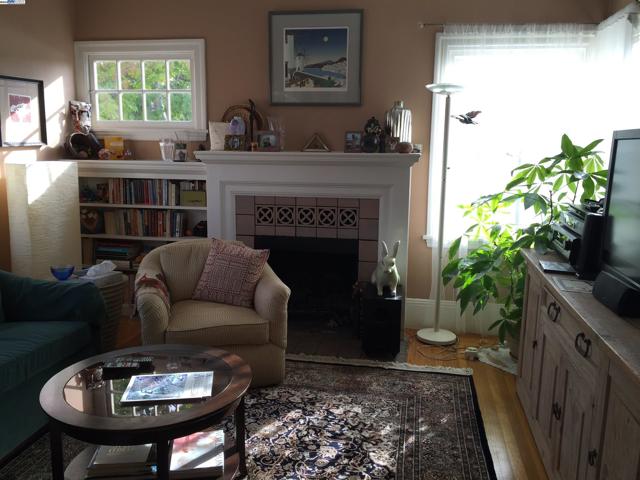 1621 E 38Th St, Oakland CA: https://media.crmls.org/mediaz/5d037e3d-824b-475c-b941-a3fe265500d4.jpg