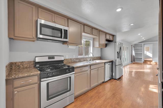 5170 Randlett Dr, La Mesa CA: https://media.crmls.org/mediaz/5d03c900-bba3-4df8-8bd0-8b319f3054bd.jpg