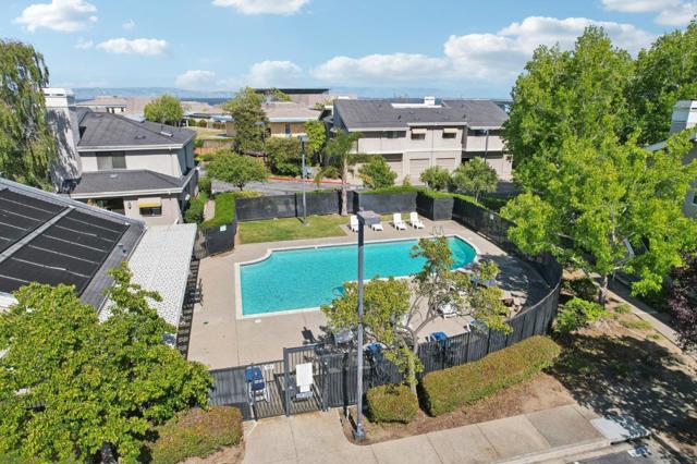 145 Albacore Lane, Foster City CA: https://media.crmls.org/mediaz/5d040e31-8f0a-4251-82b4-20dd0ea0701b.jpg